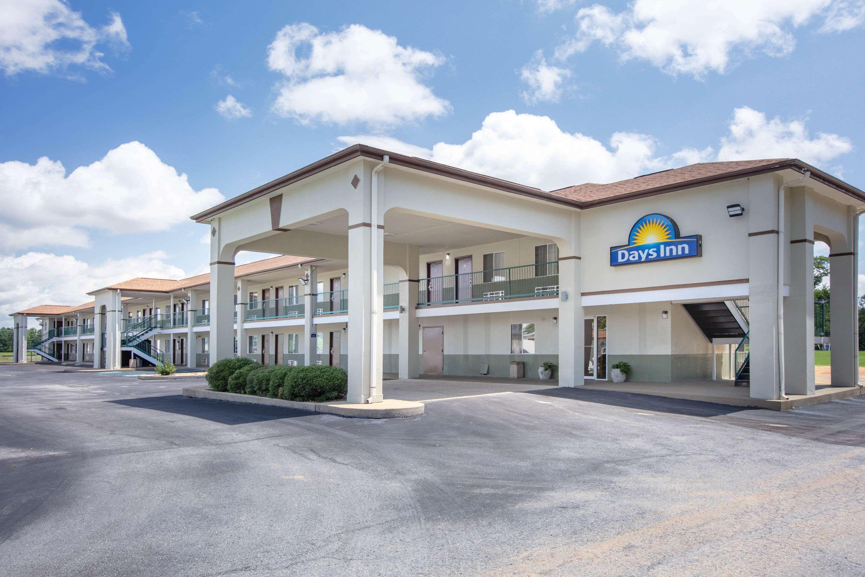 Days Inn By Wyndham Hamilton Exterior photo