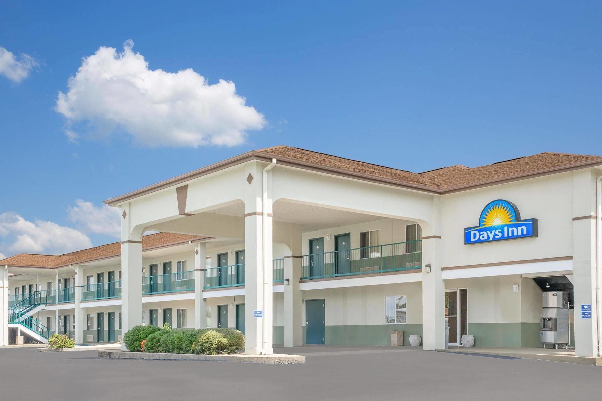 Days Inn By Wyndham Hamilton Exterior photo